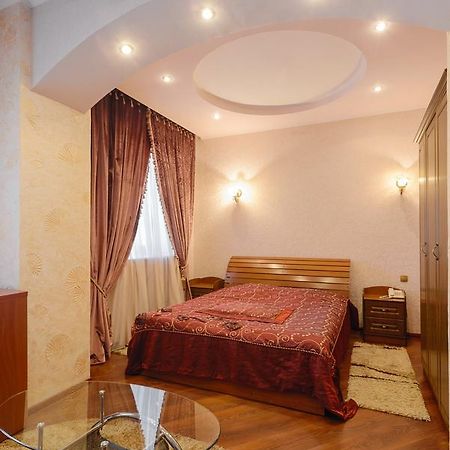 Ghostinitsa "Lina" Hotel Petropavlovsk Bagian luar foto