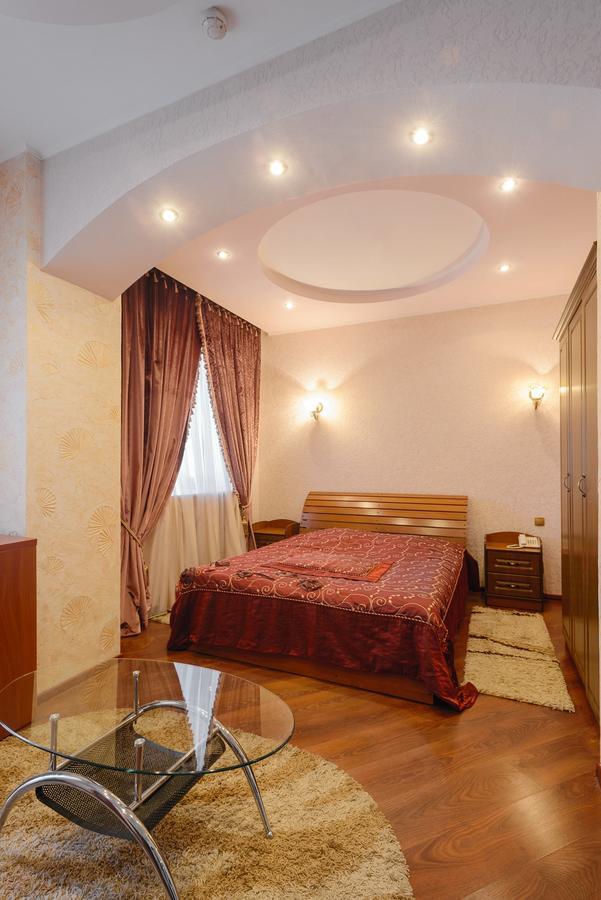 Ghostinitsa "Lina" Hotel Petropavlovsk Bagian luar foto