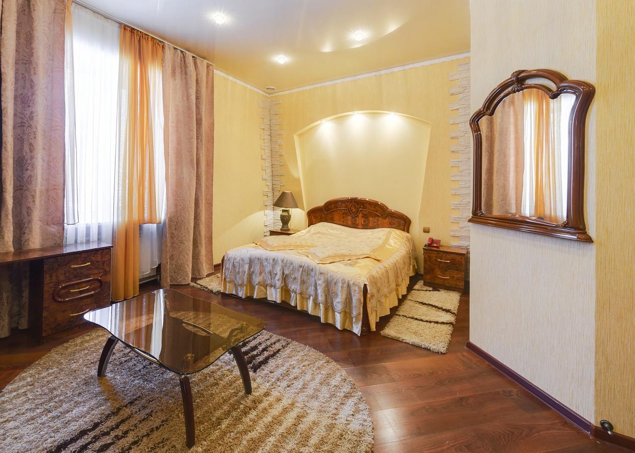 Ghostinitsa "Lina" Hotel Petropavlovsk Bagian luar foto